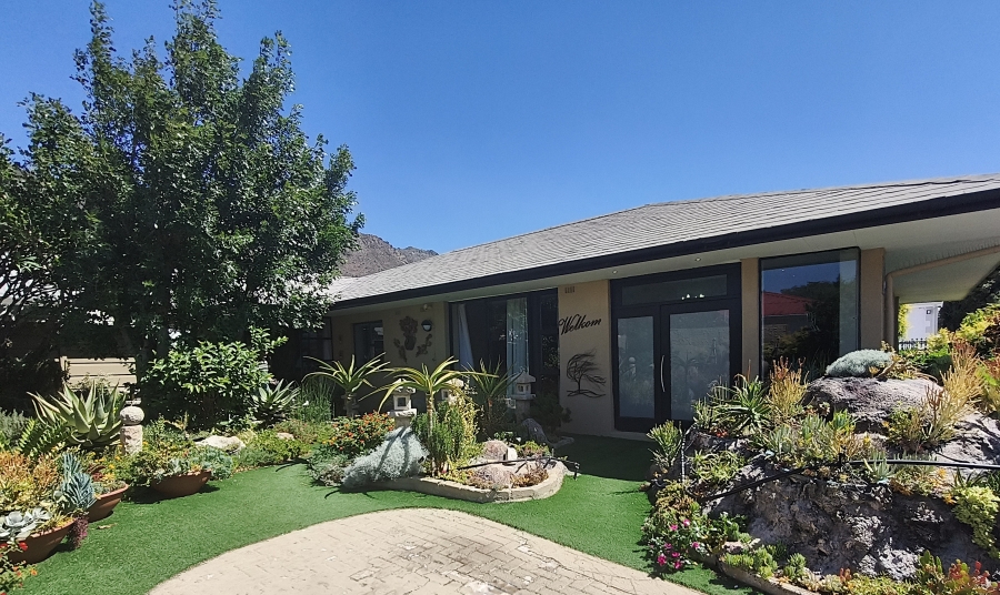 3 Bedroom Property for Sale in Gordons Bay Central Western Cape